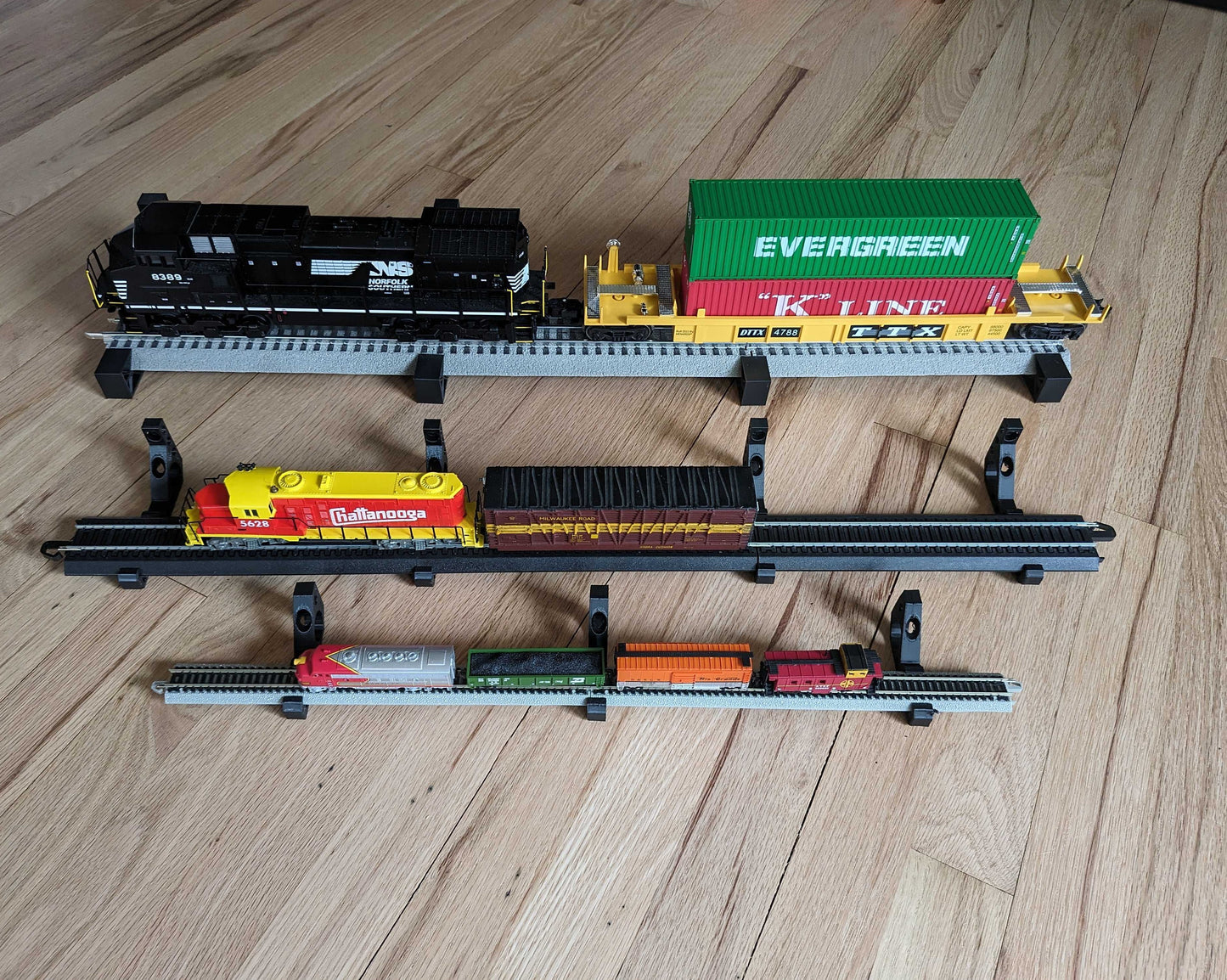 Train Track Wall Mount Room Kit