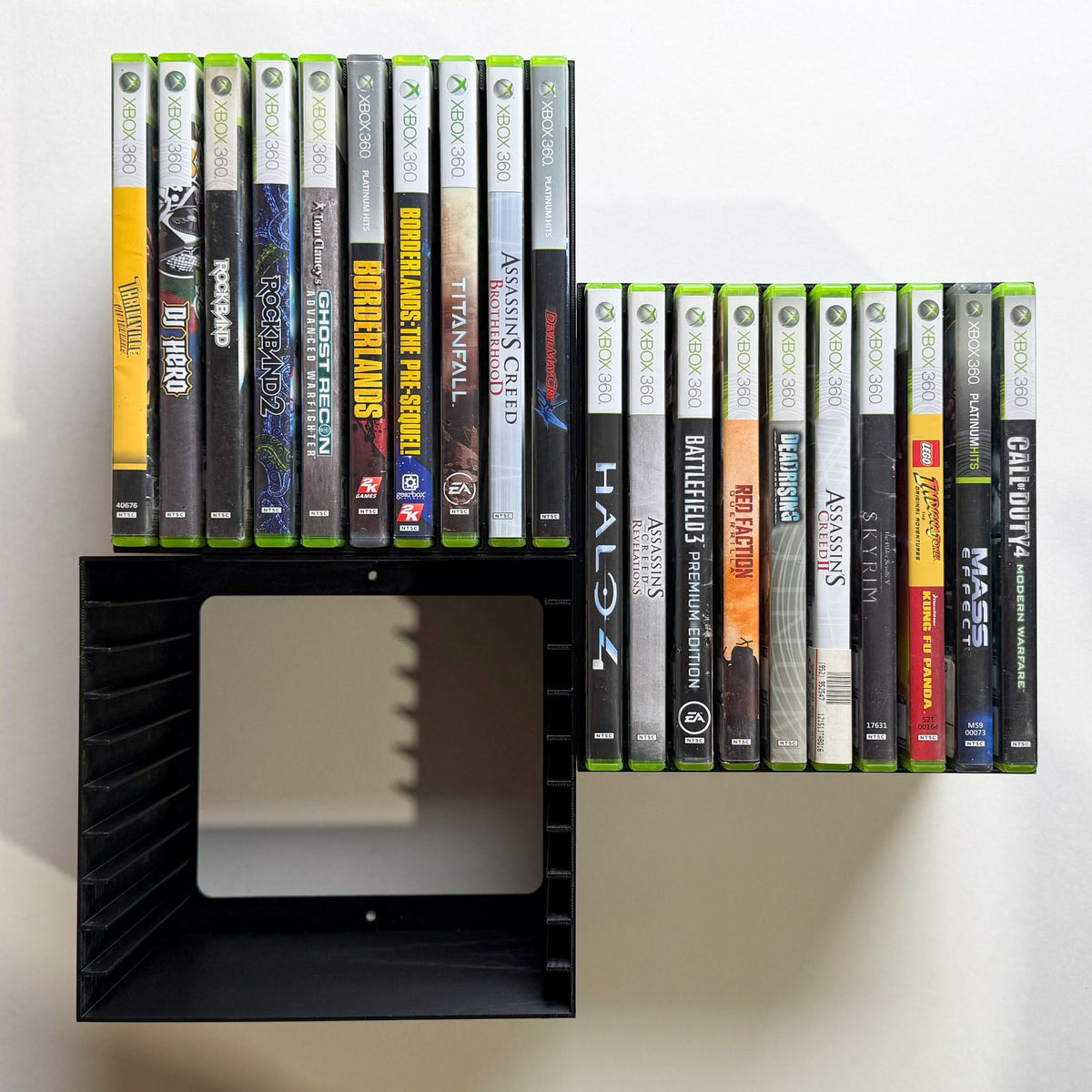 Xbox 360 Video Game Wall Mount / Organizer / Display