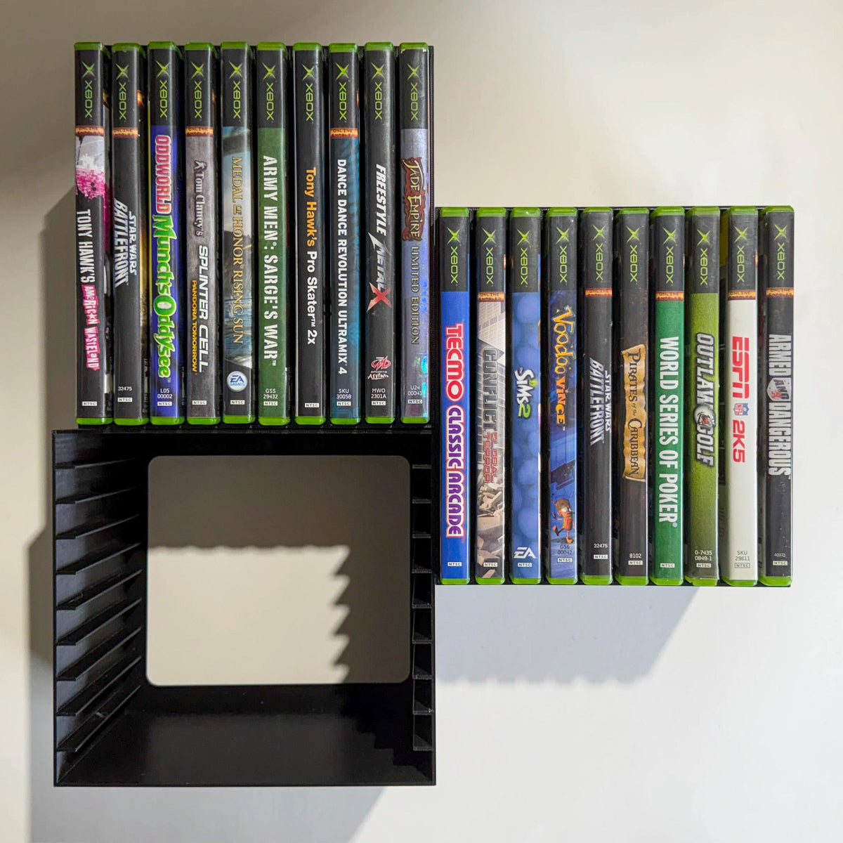 Xbox (Original) Video Game Wall Mount / Organizer / Display