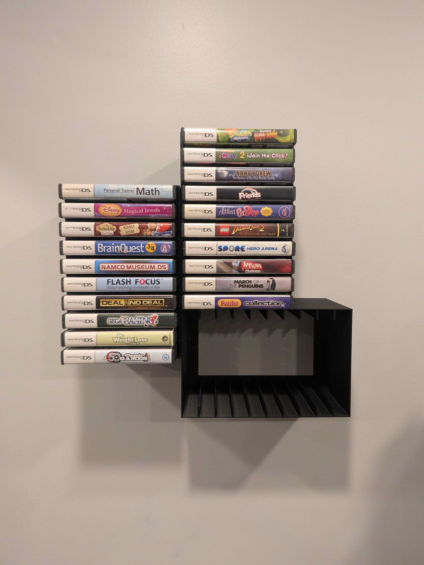 Nintendo DS Video Game Cartridge Wall Mount / Organizer / Display